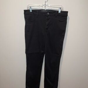 LIKE NEW NEVER WORN AMERICAN EAGLE WOMENS BLACK CROPPED SKINNY JEANS